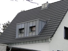 Gaube komplett in Titanzink - Stehfalzdeckung bekleidet