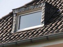 Gauben mit Dämmung und Naturschiefer bekleidet